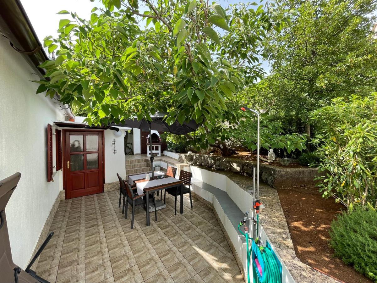 Holiday Home Cesarica Карлобаг Екстериор снимка
