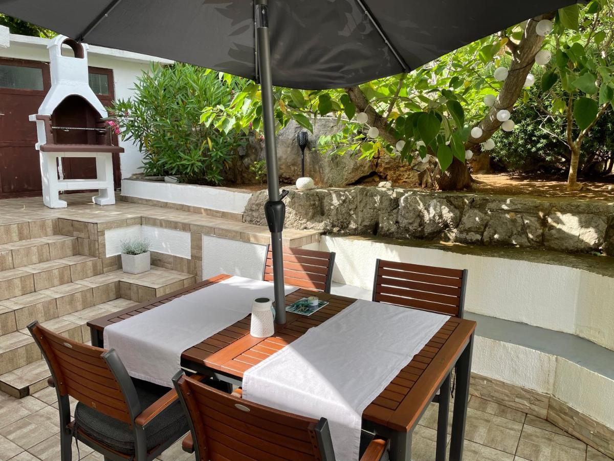 Holiday Home Cesarica Карлобаг Екстериор снимка