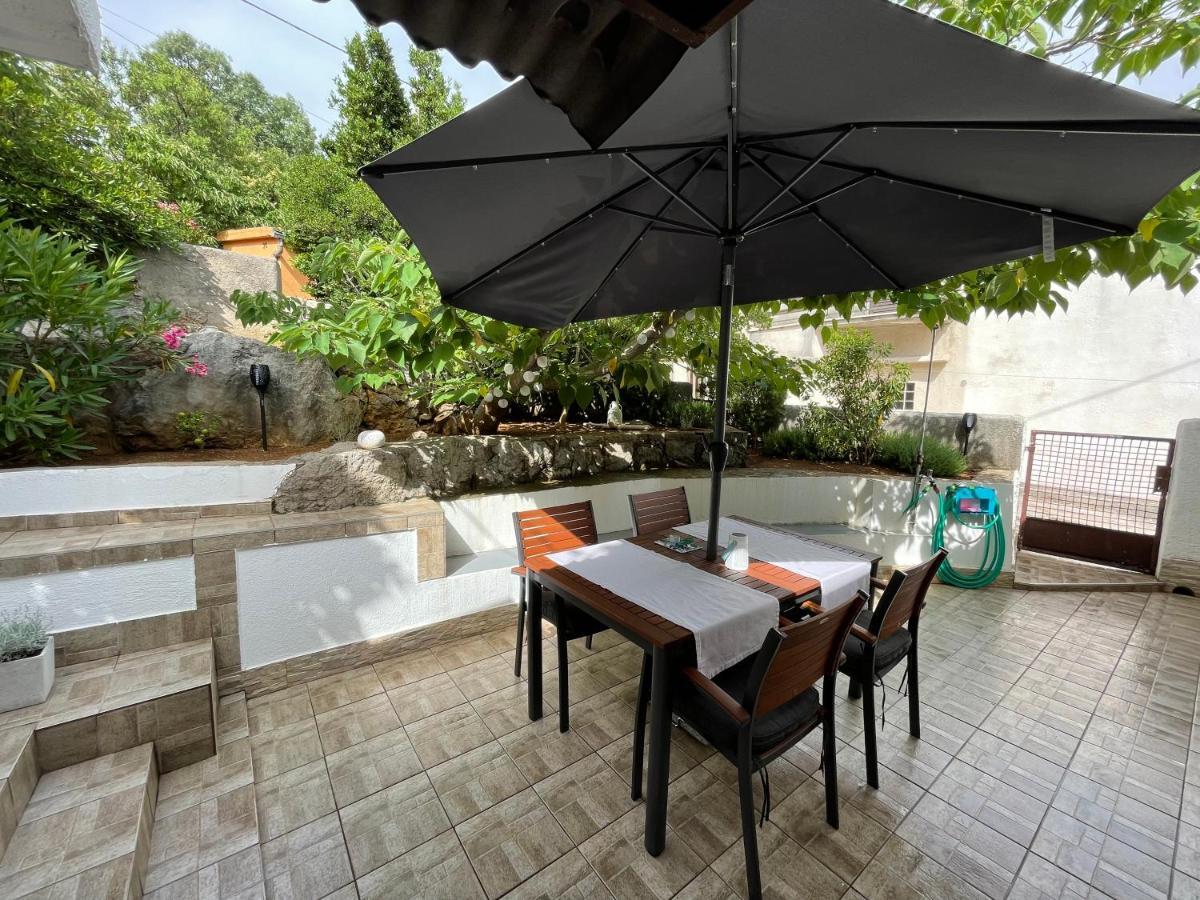 Holiday Home Cesarica Карлобаг Екстериор снимка