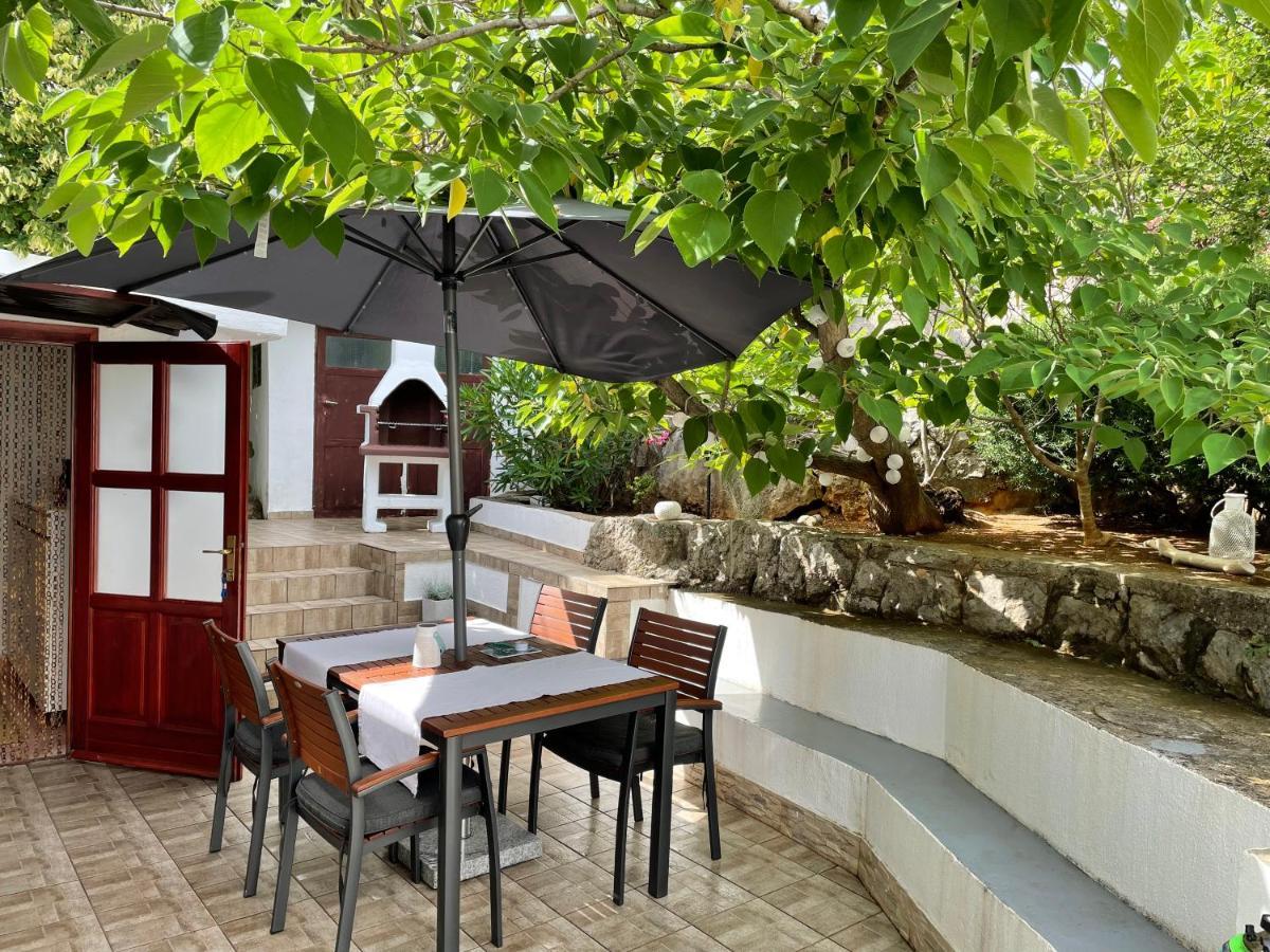 Holiday Home Cesarica Карлобаг Екстериор снимка