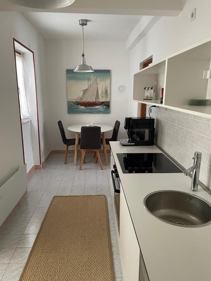 Holiday Home Cesarica Карлобаг Екстериор снимка
