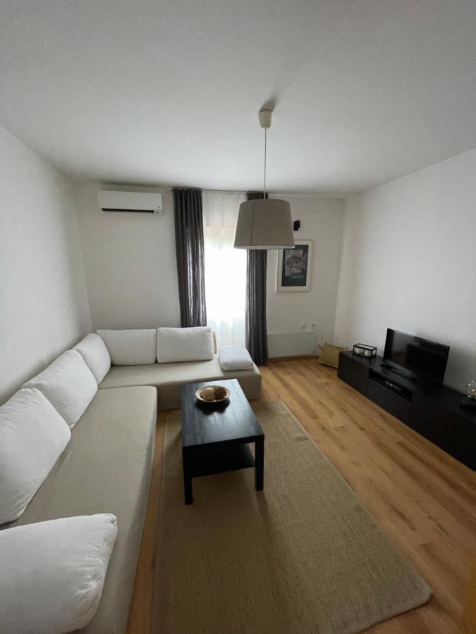 Holiday Home Cesarica Карлобаг Екстериор снимка