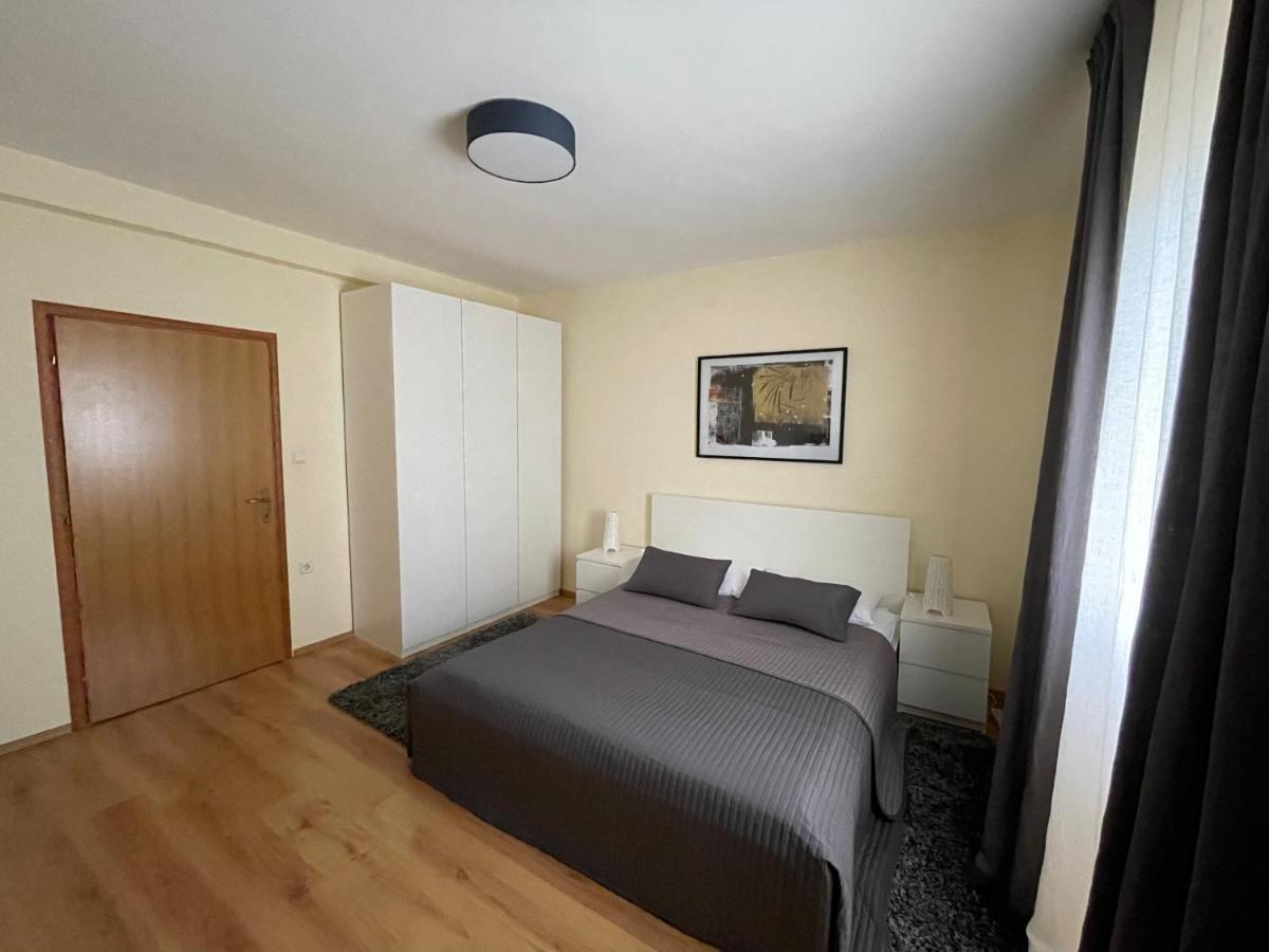 Holiday Home Cesarica Карлобаг Екстериор снимка