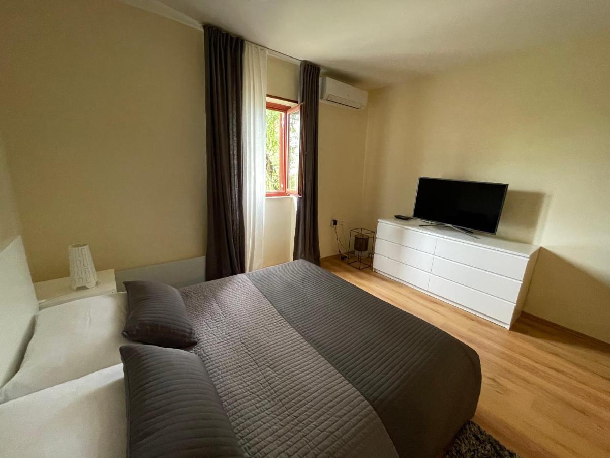 Holiday Home Cesarica Карлобаг Екстериор снимка
