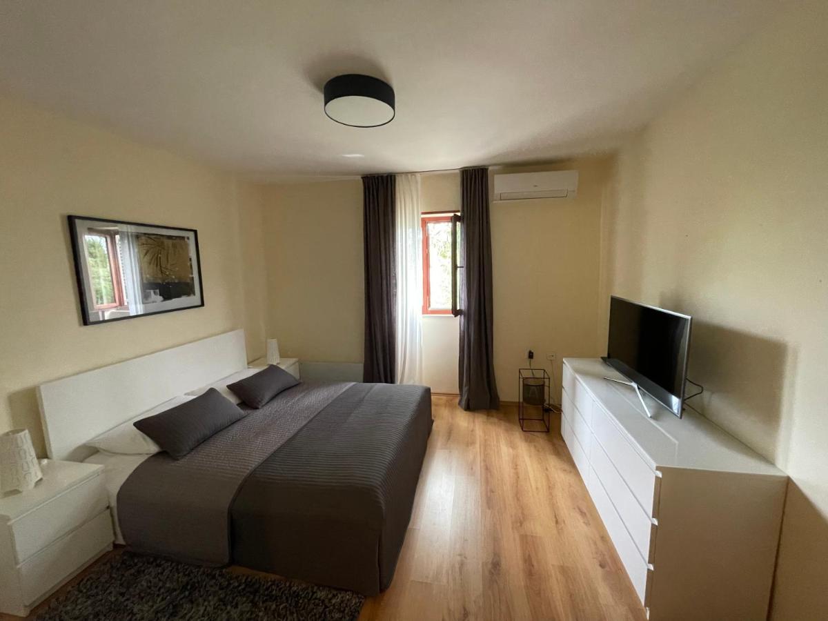 Holiday Home Cesarica Карлобаг Екстериор снимка