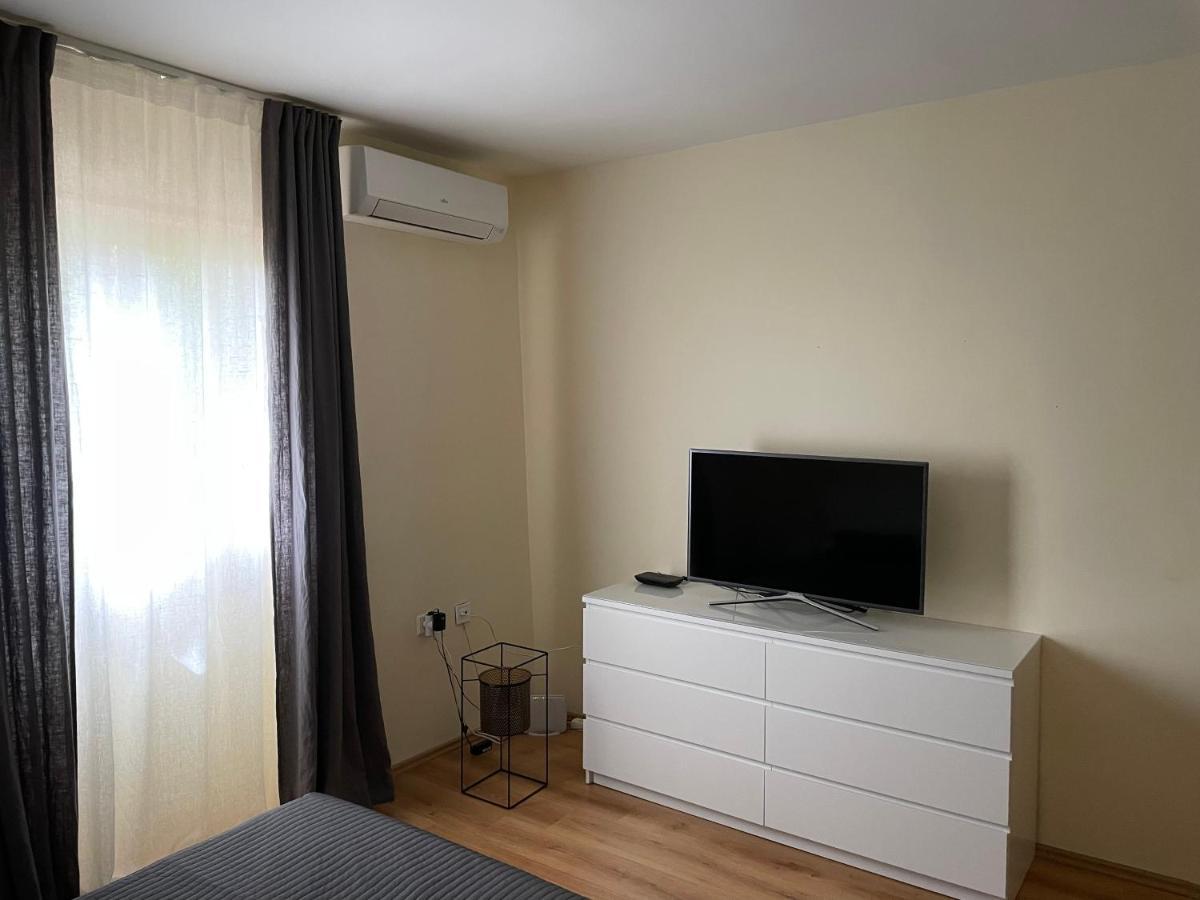 Holiday Home Cesarica Карлобаг Екстериор снимка