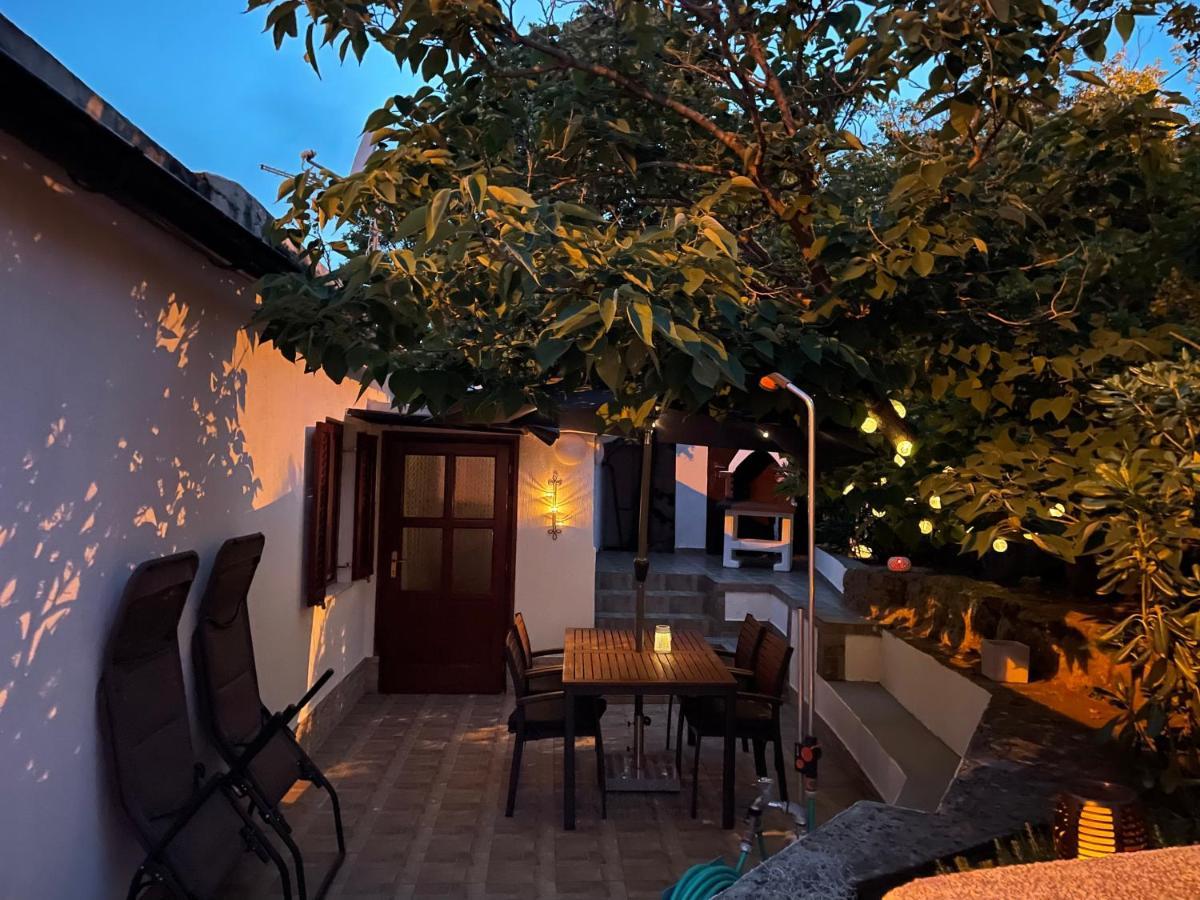 Holiday Home Cesarica Карлобаг Екстериор снимка